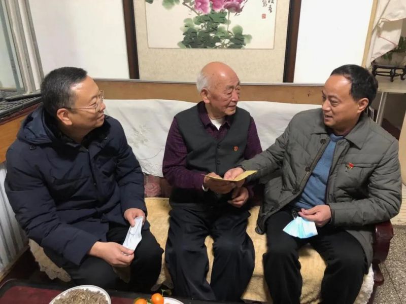 弘義集團(tuán)開展春節(jié)前走訪慰問(wèn)生活困難黨員、老黨員、老干部活動(dòng)